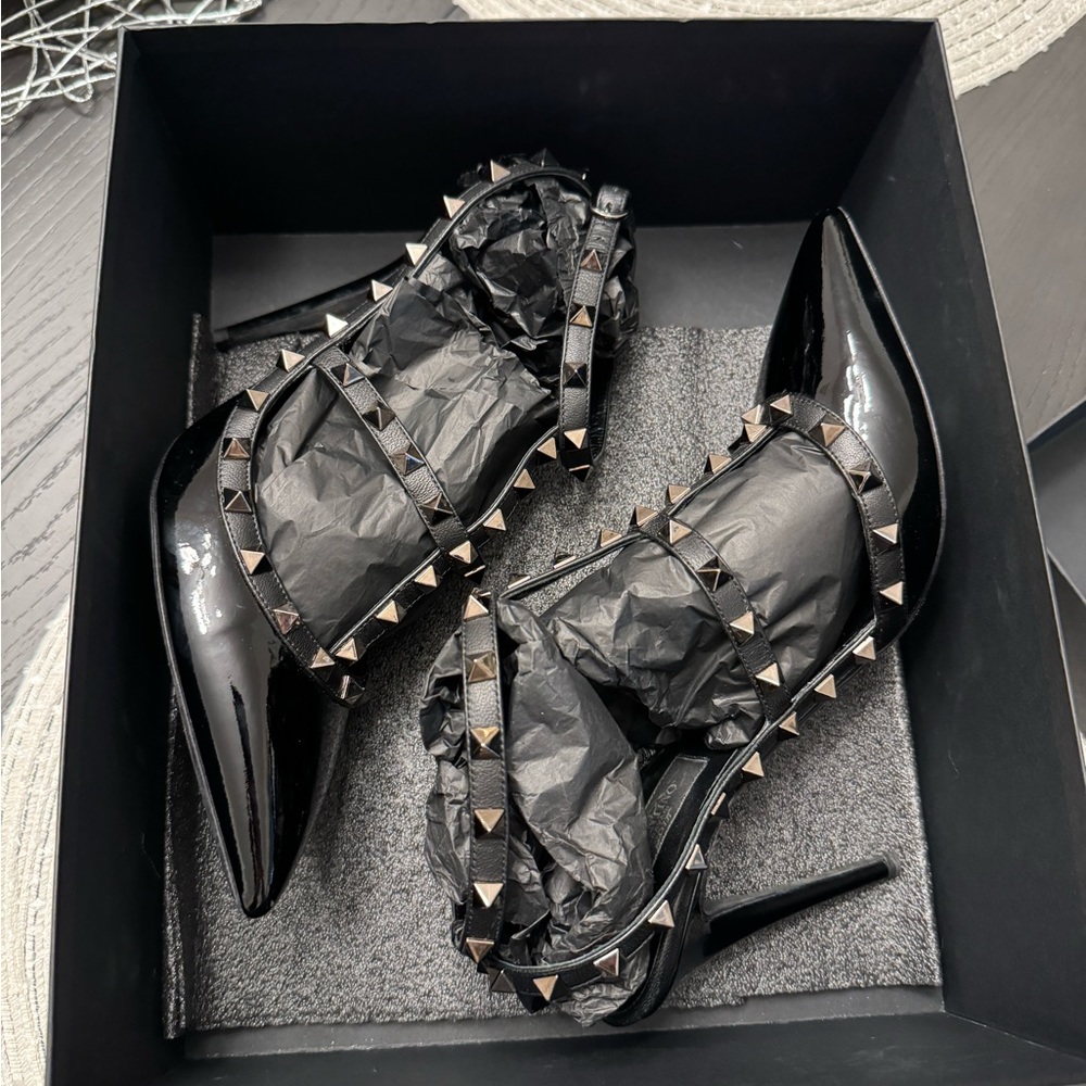 Valentino Garavani Rockstud Pumps Black Patent 39.5